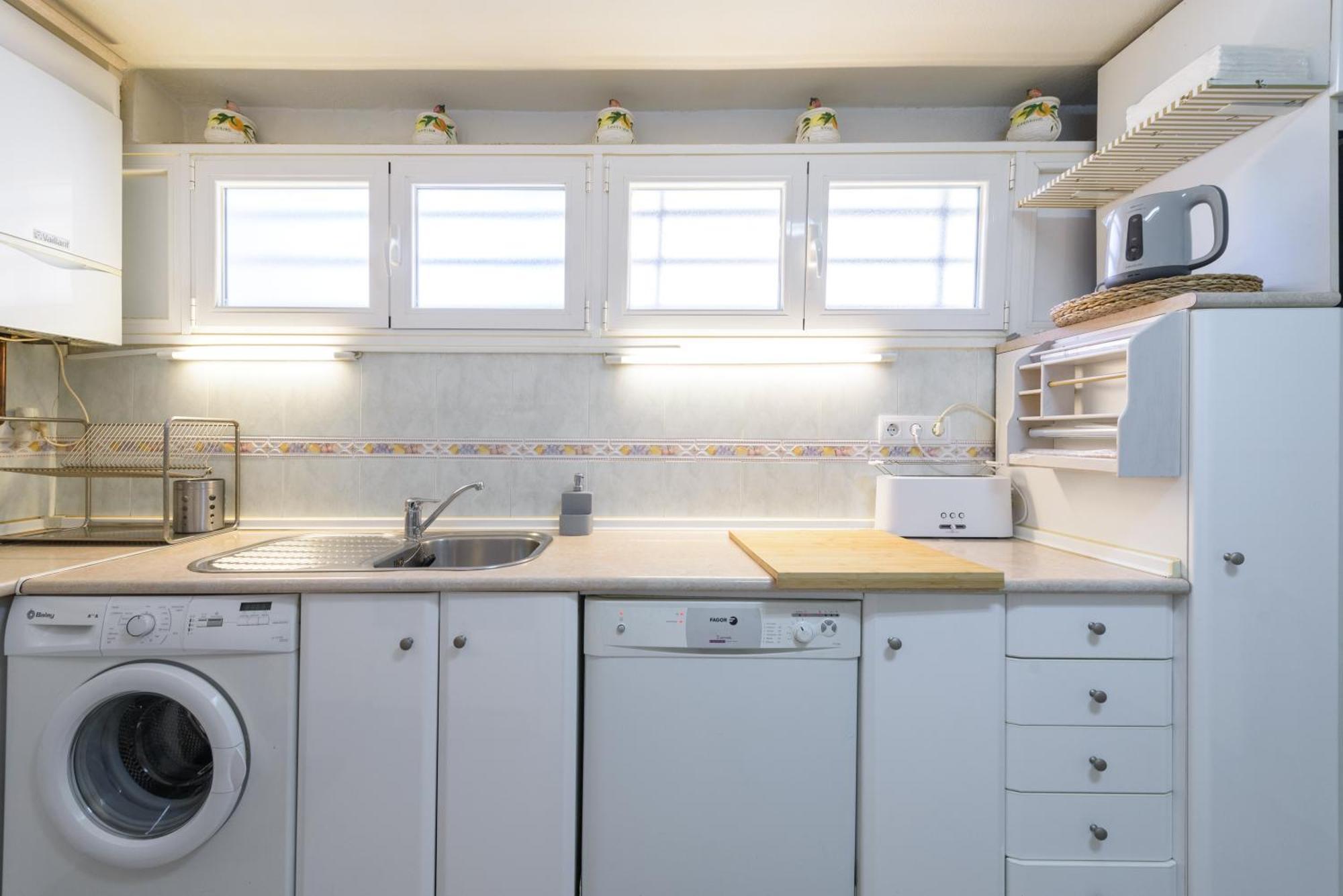 Appartement Sabadell Calle, Casa Familiar De 3 Con Terraza Junto Metro Fuencarral